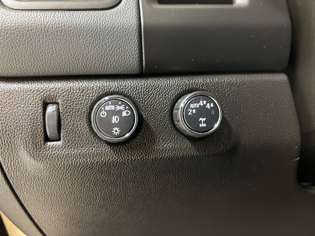 Used 2022 Chevrolet Colorado Z71 AWD/4WD image 17