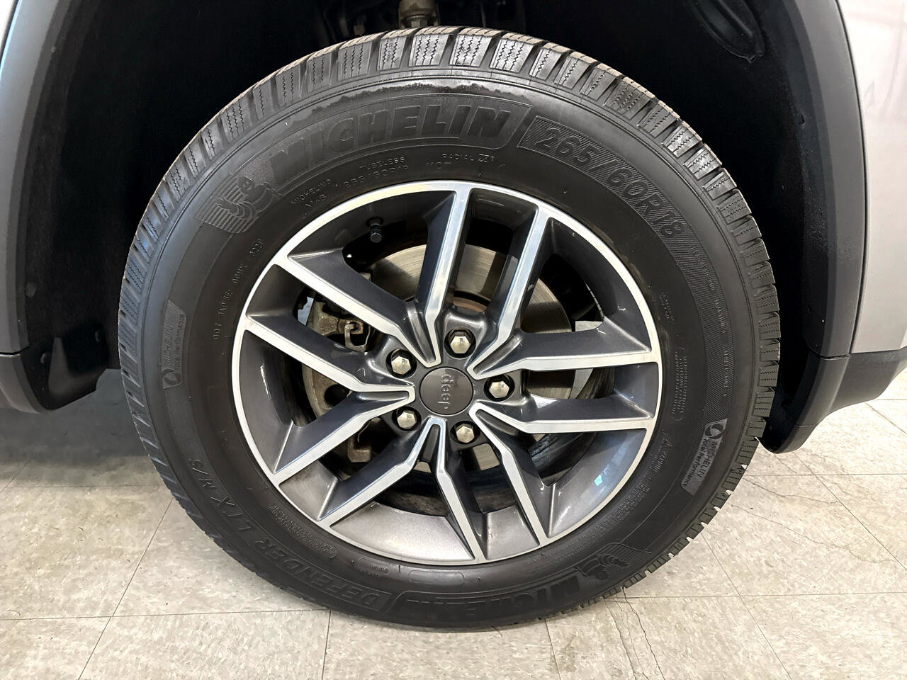 Used 2019 Jeep Grand Cherokee Limited image 54