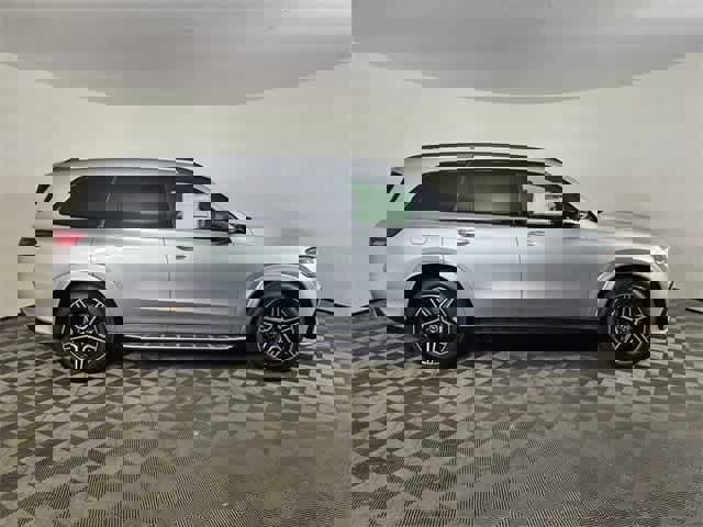 Certified 2025 Mercedes-Benz GLS 450 4MATIC image 6