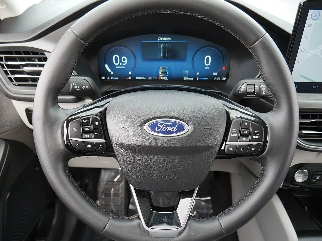 Used 2023 Ford Escape Platinum w/ Premium Technology Package AWD/4WD image 20
