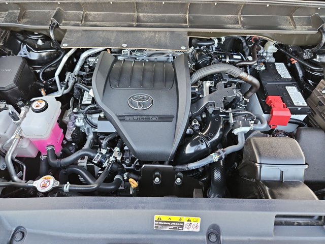 Used 2022 Toyota Highlander L FWD image 29