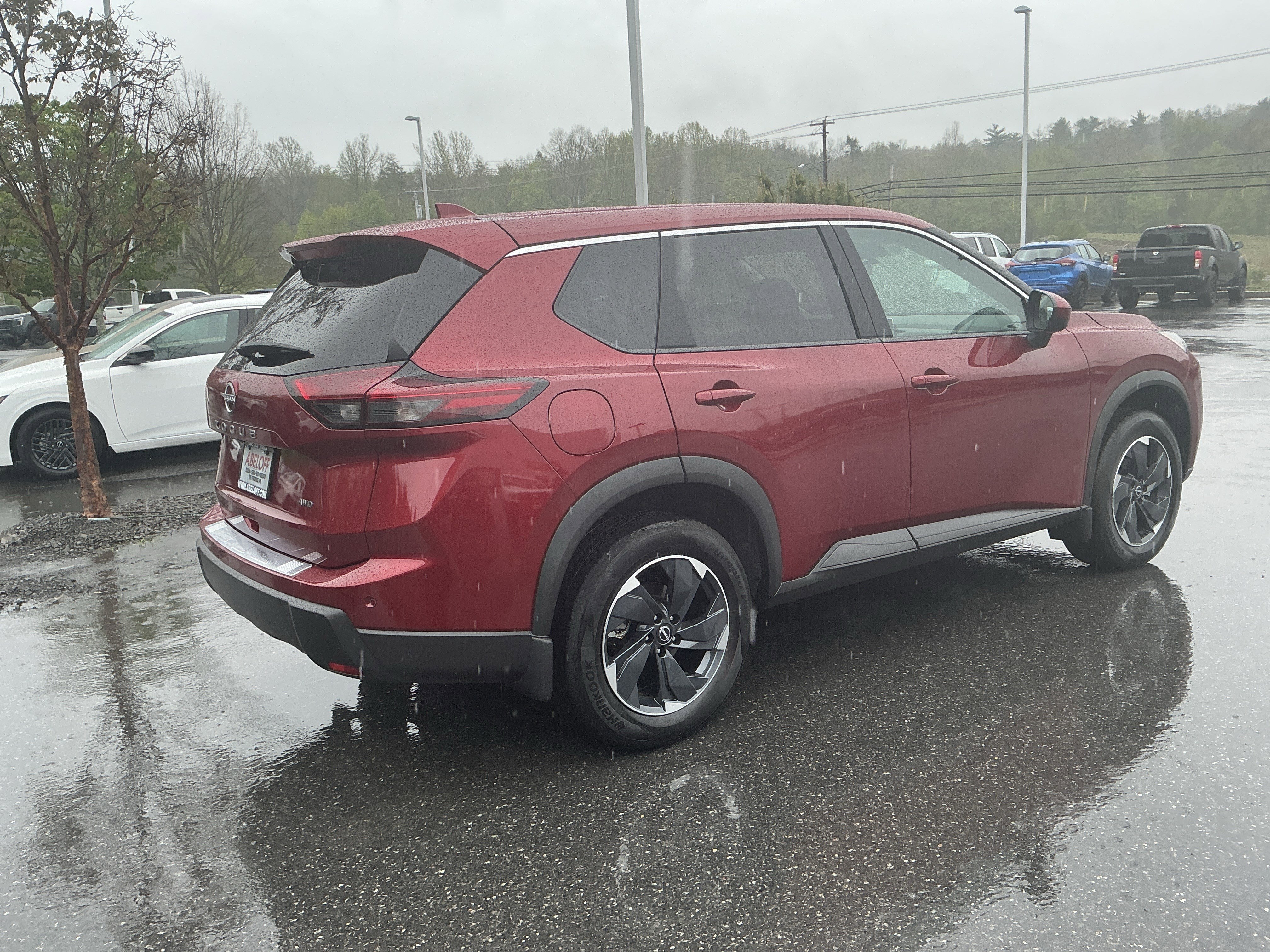 Used 2026 Nissan Rogue SV AWD/4WD image 3