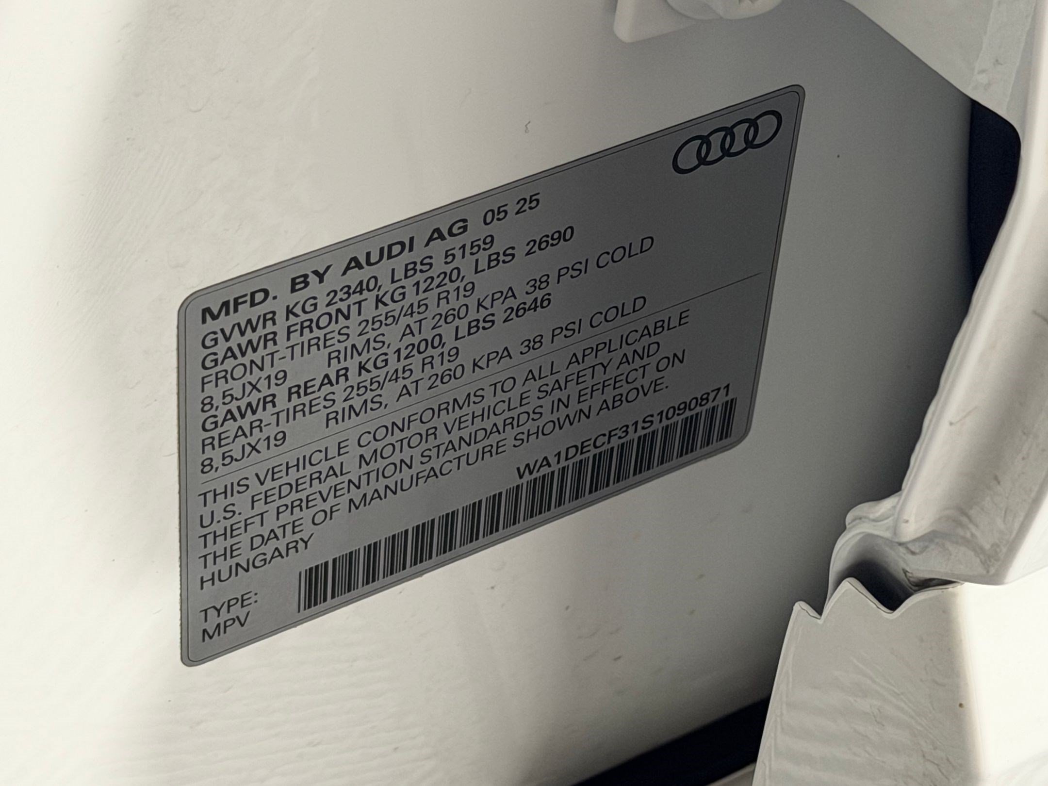 Used 2025 Audi Q3 2.0T Premium w/ Convenience Package AWD/4WD image 23