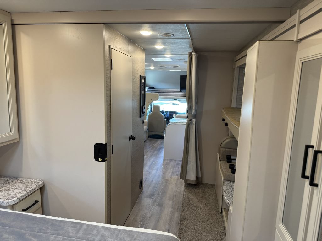 Used 2022 Ford E-450 and Econoline 450 Super Duty w/ Motorhome Prep Package RWD image 59