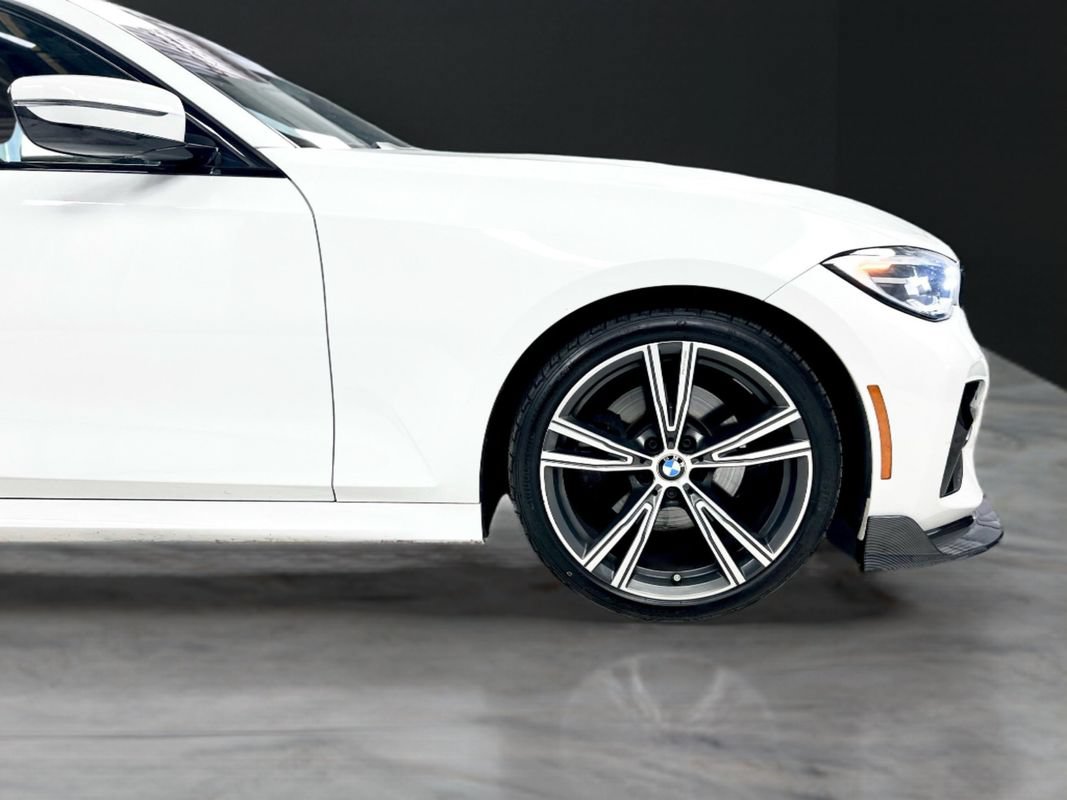 Used 2021 BMW 330i xDrive Sedan w/ M Sport Package AWD/4WD image 11