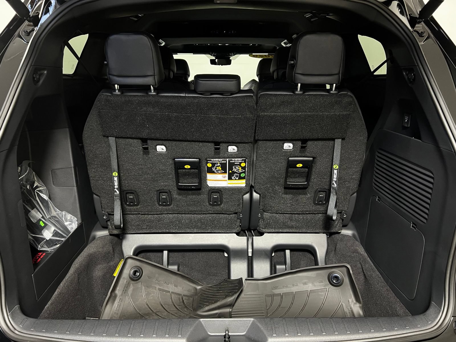 Used 2026 Toyota Sienna Limited FWD image 29