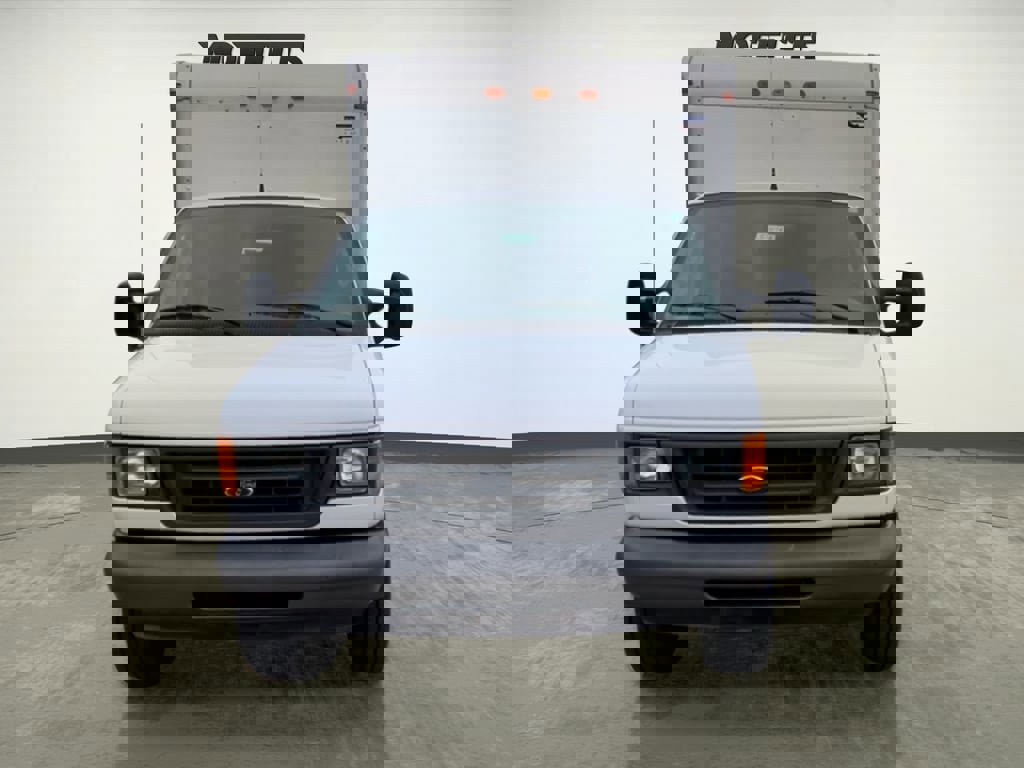 Used 2005 Ford E-350 and Econoline 350 Super Duty image 8