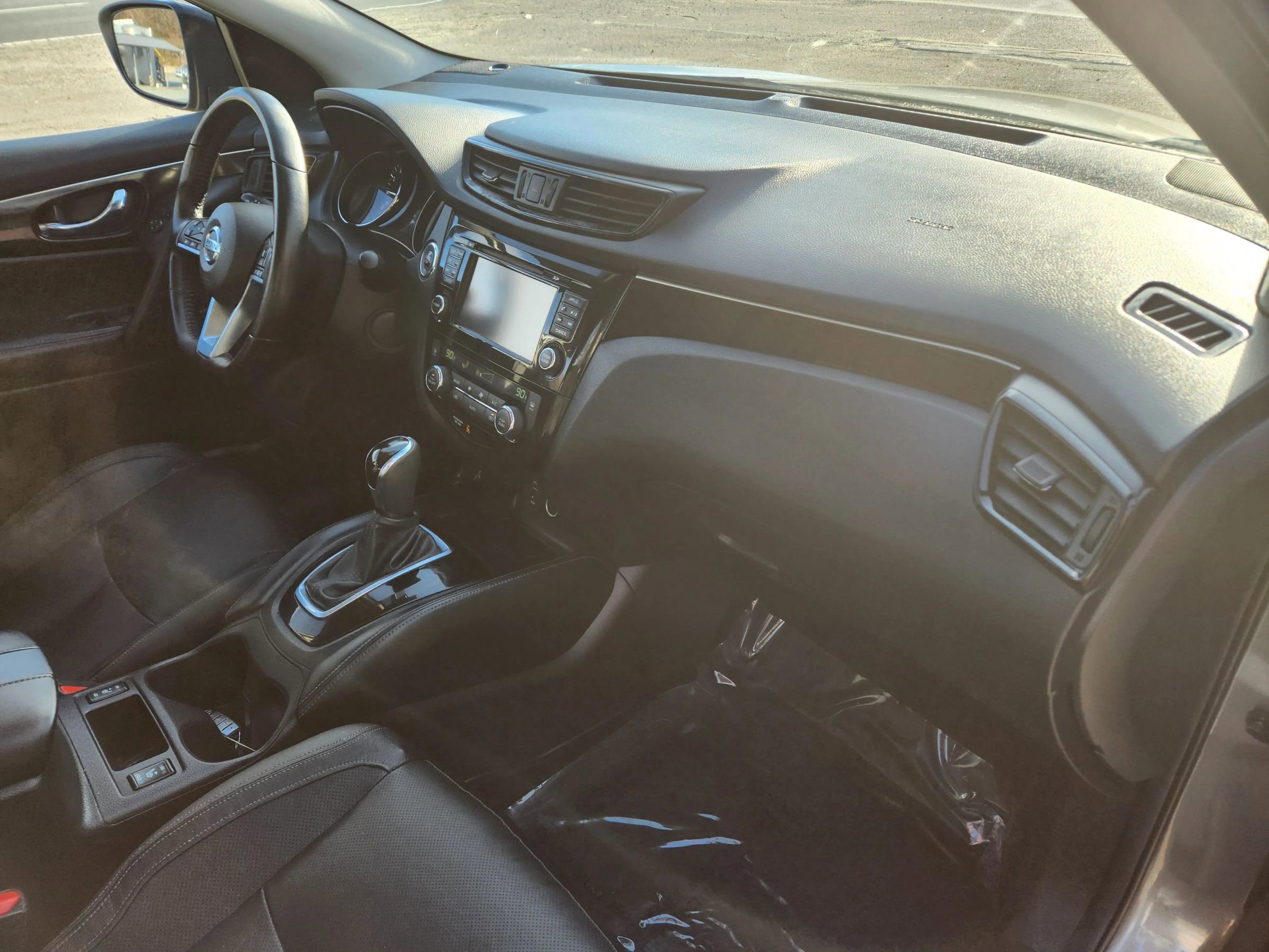 Used 2018 Nissan Rogue Sport SL w/ SL Premium Package image 18