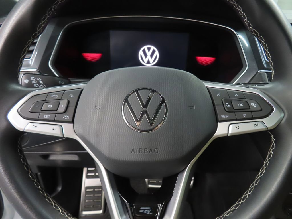 Used 2023 Volkswagen Tiguan SE R-Line image 49