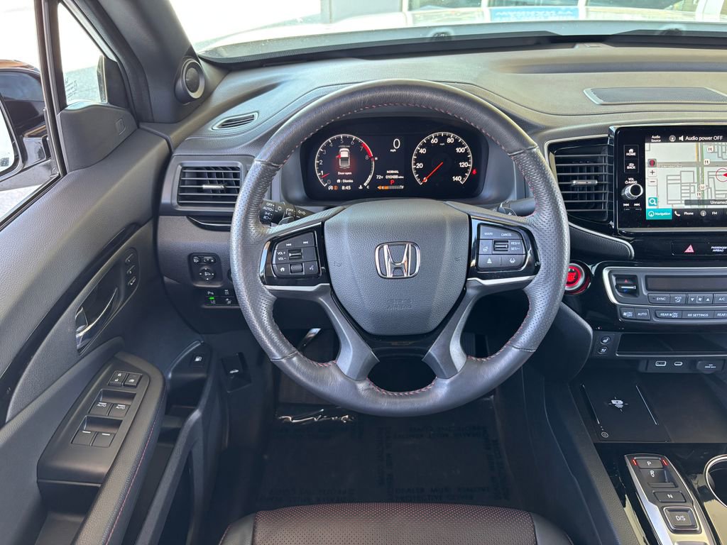 Used 2025 Honda Ridgeline Black Edition image 10