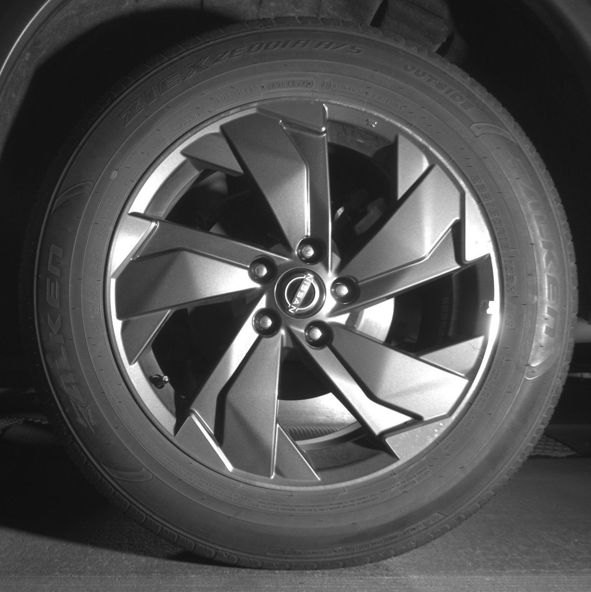 Used 2025 Nissan Rogue SV FWD image 14