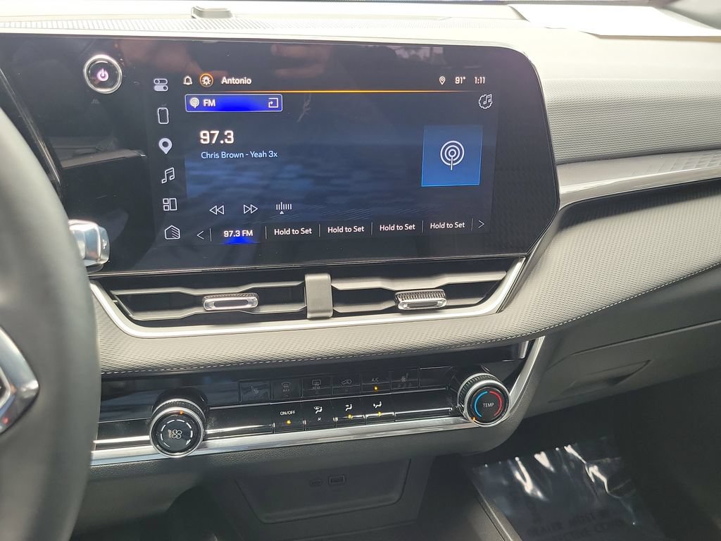 Used 2025 Chevrolet Equinox LT w/ Safety and Technology Package FWD image 21