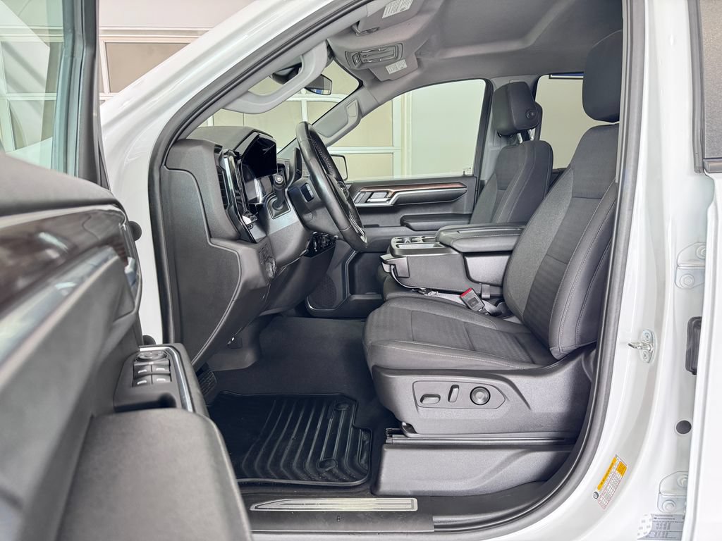 Certified 2023 Chevrolet Silverado 1500 RST AWD/4WD image 9