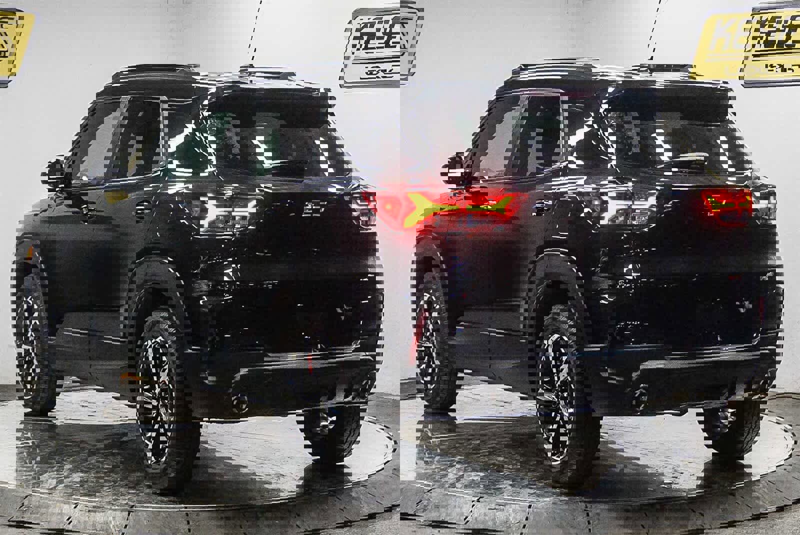 Used 2023 Chevrolet TrailBlazer RS w/ Convenience Package image 2