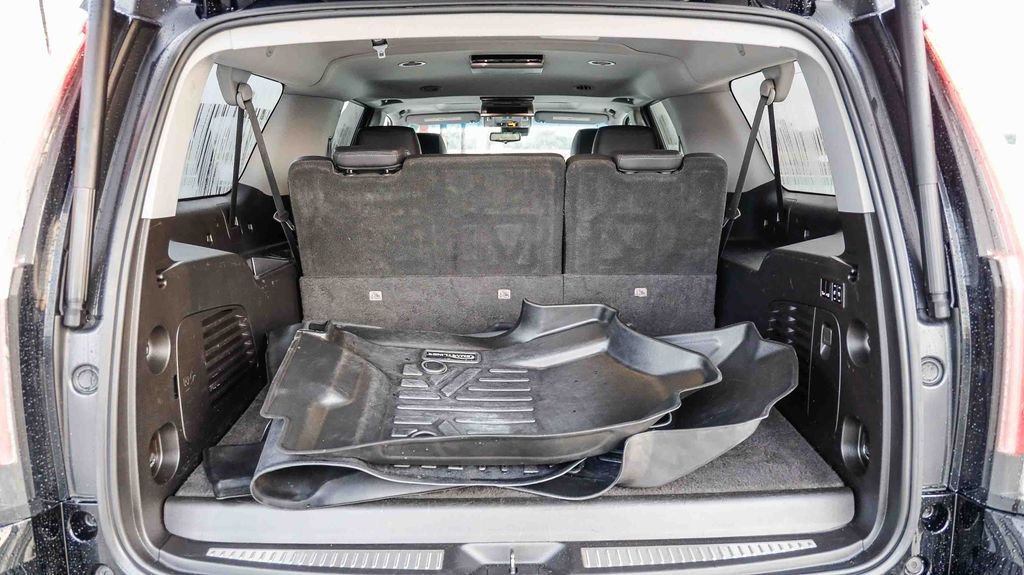 Used 2018 Cadillac Escalade ESV Premium Luxury image 32