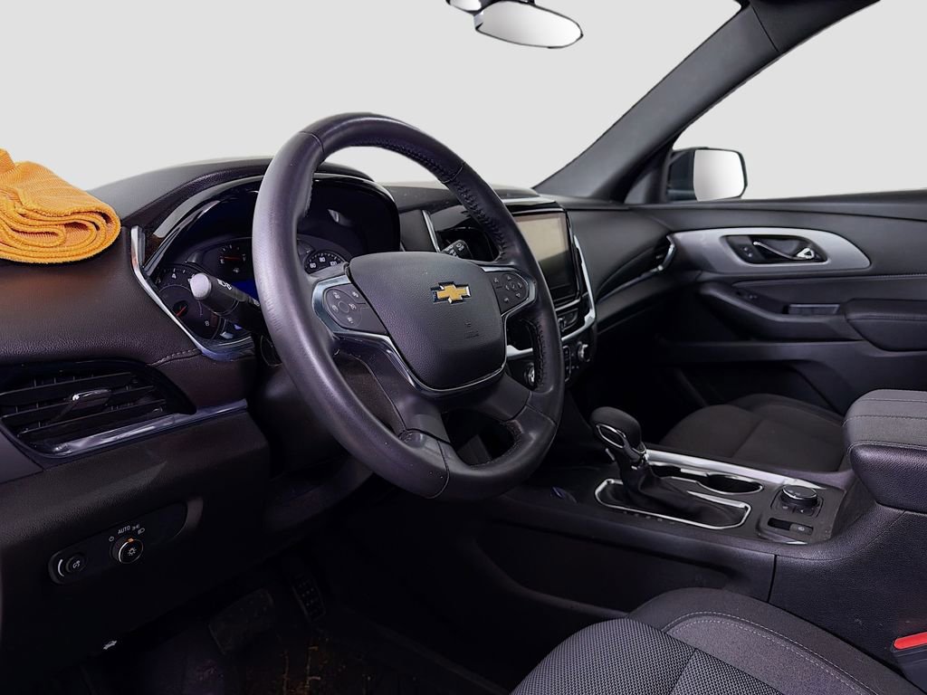 Used 2022 Chevrolet Traverse LT image 10