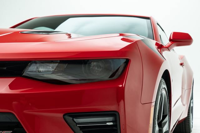 Used 2018 Chevrolet Camaro SS image 11