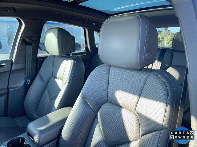 Used 2023 Porsche Macan image 14