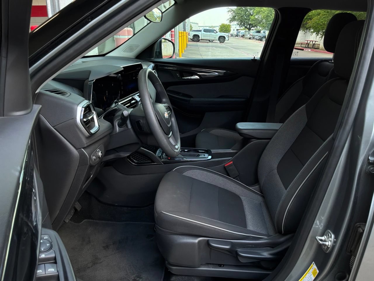 Used 2025 Chevrolet TrailBlazer LT FWD image 10