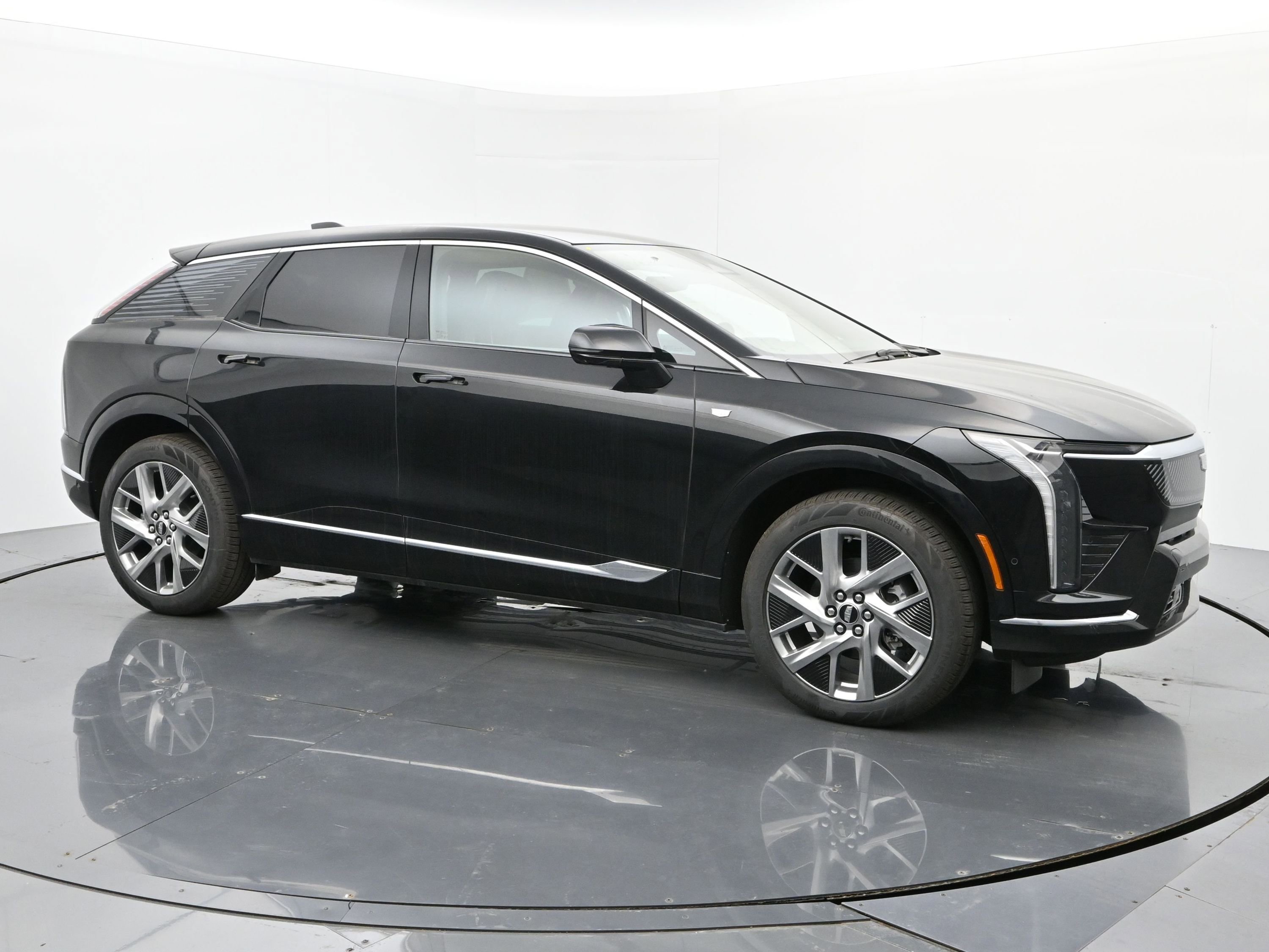 New 2025 Cadillac Optiq Luxury 2 w/ LPO, Floor Liner Package image 7