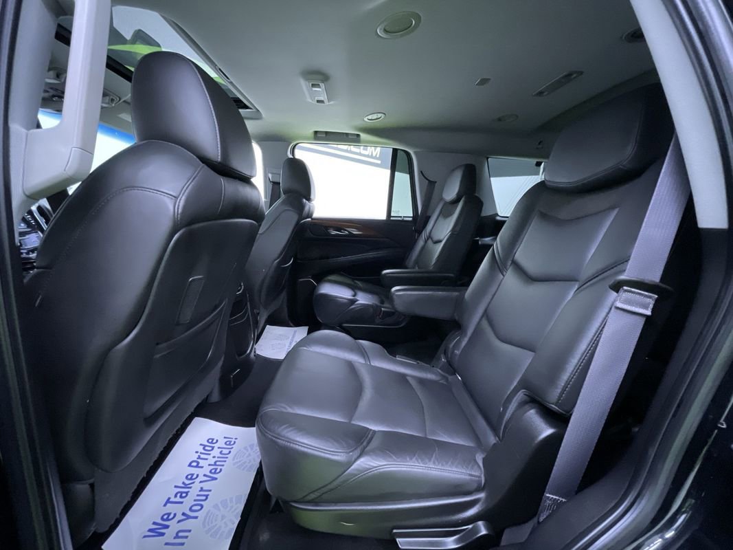Used 2017 Cadillac Escalade Luxury image 27