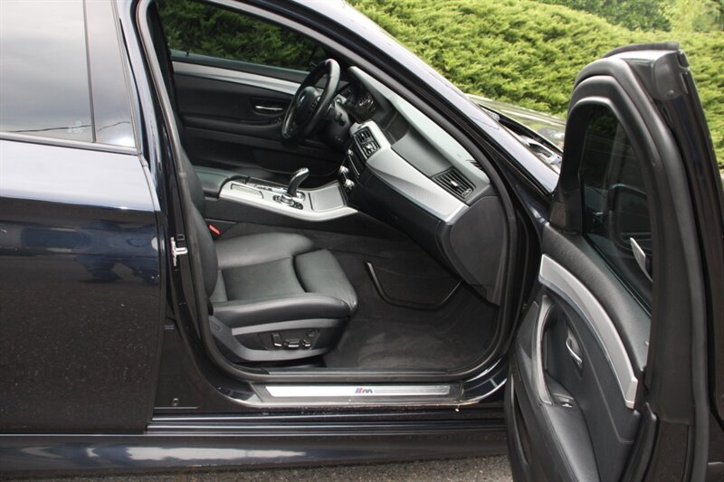 Used 2011 BMW 535i xDrive Sedan AWD/4WD image 14