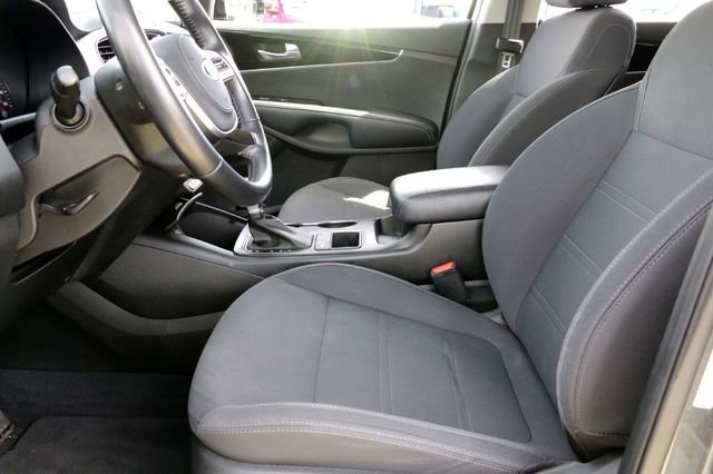 Used 2020 Kia Sorento S image 10