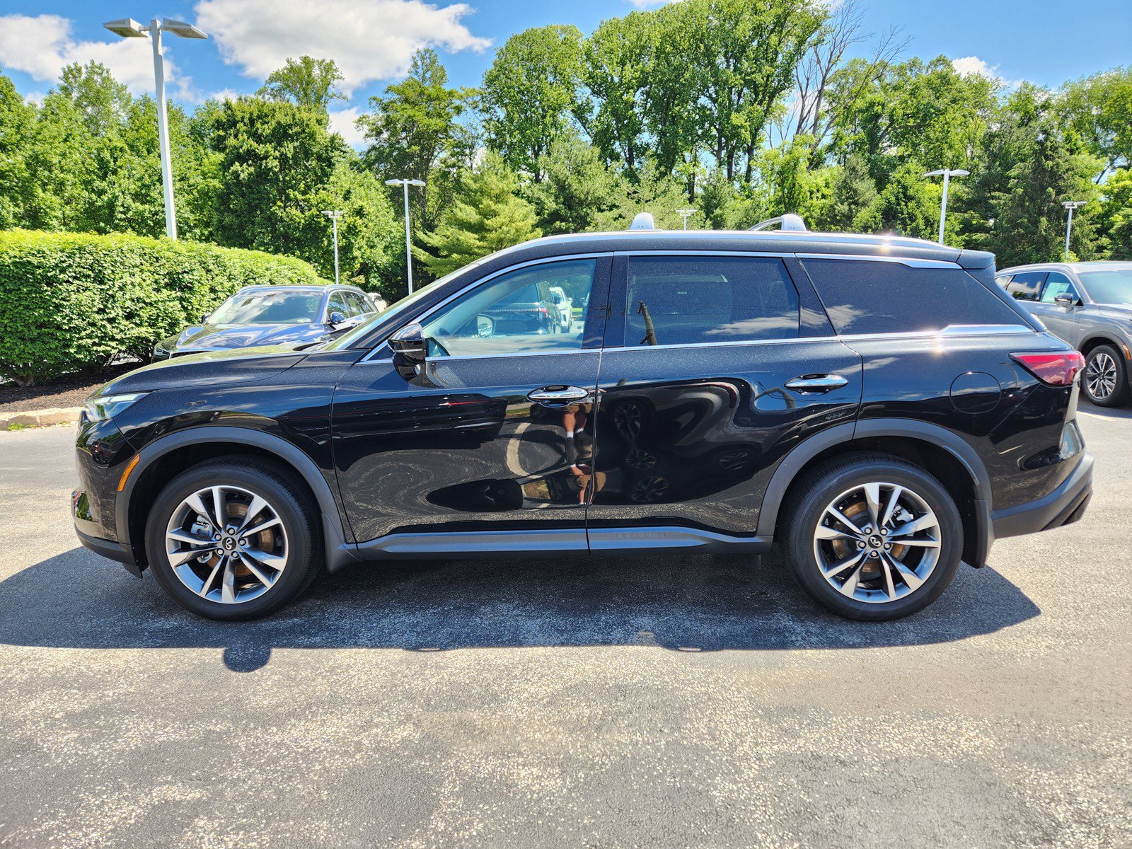 Certified 2023 INFINITI QX60 Luxe w/ Cargo Package AWD/4WD image 5
