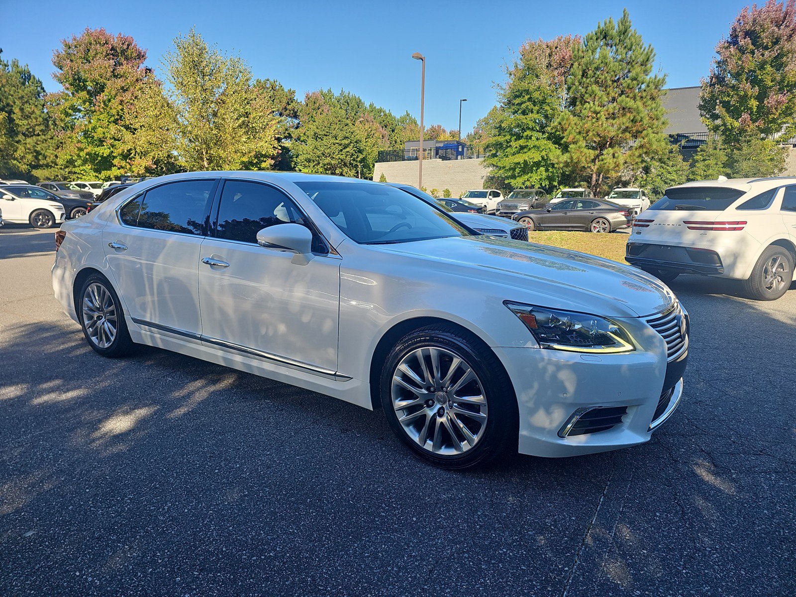 Used 2015 Lexus LS 460 L RWD image 3