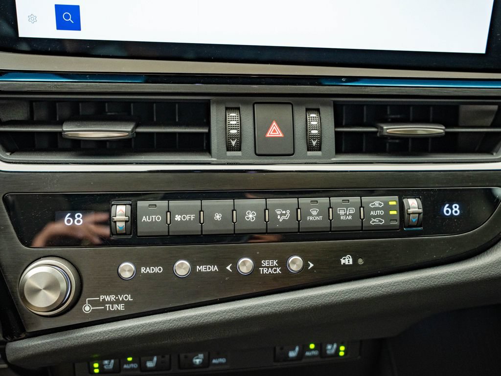 Certified 2025 Lexus ES 300h F Sport FWD image 34