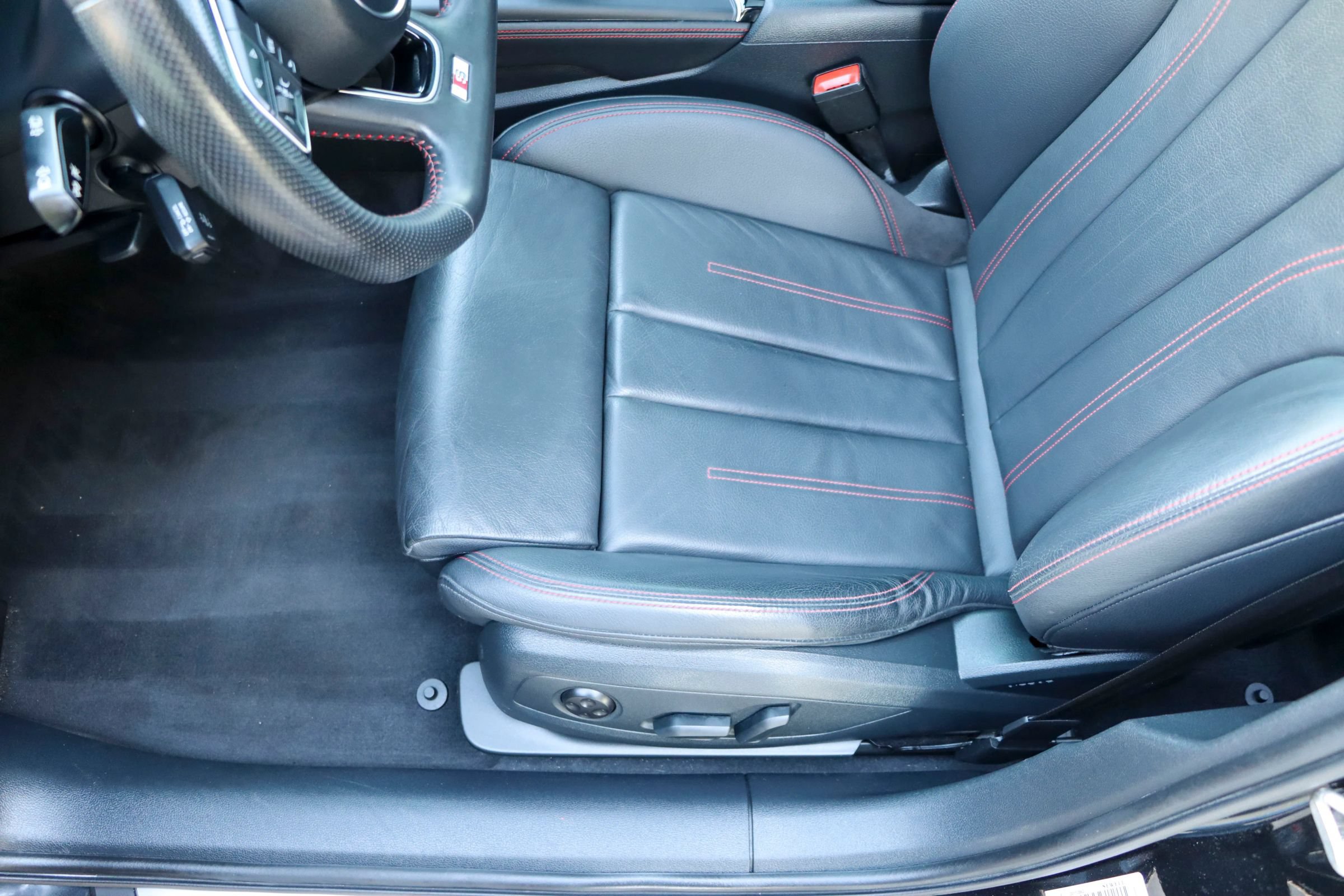 Used 2018 Audi A4 2.0T Premium Plus w/ Premium Plus Package AWD/4WD image 16