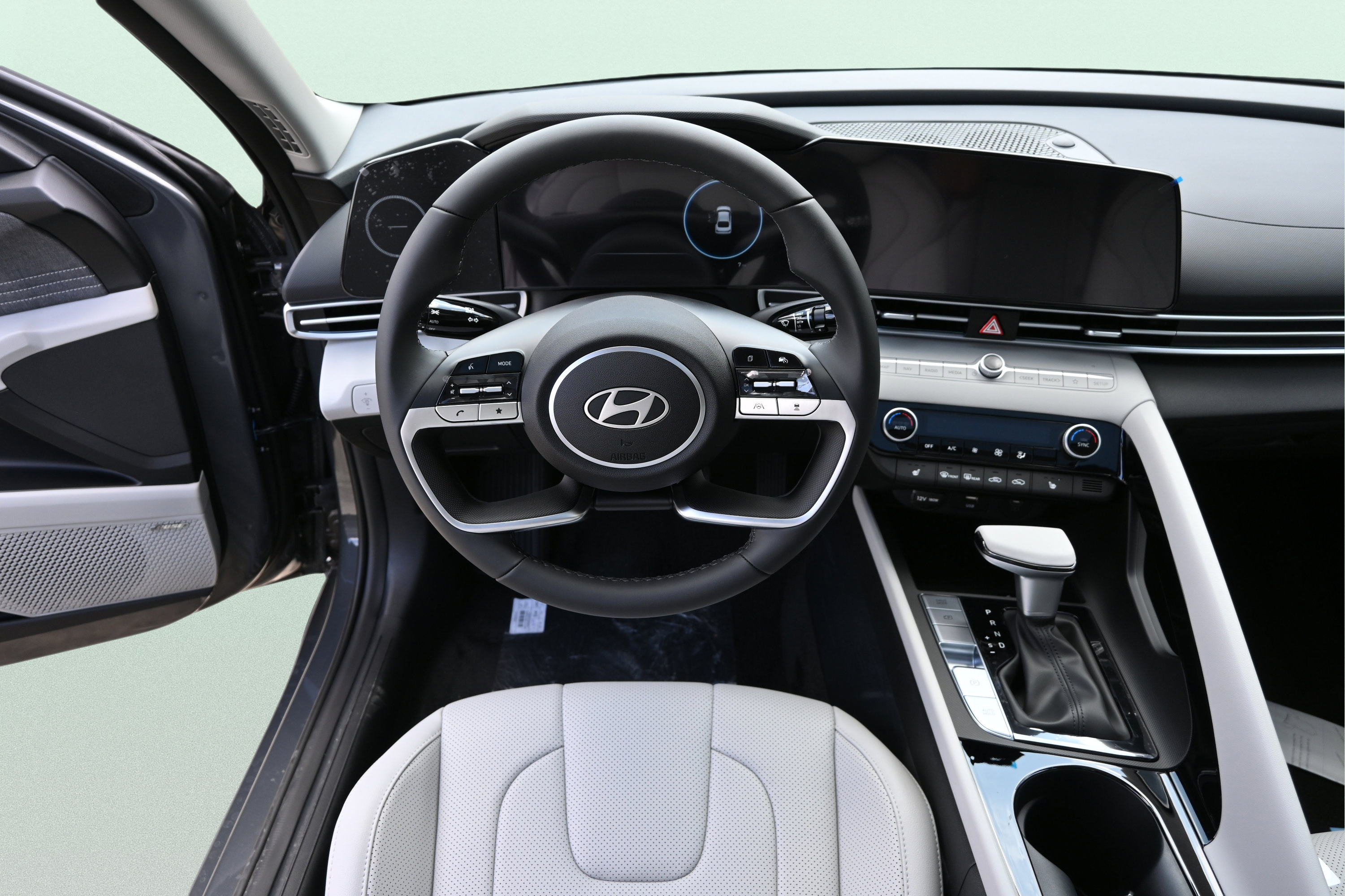 Certified 2025 Hyundai Elantra Limited FWD image 13