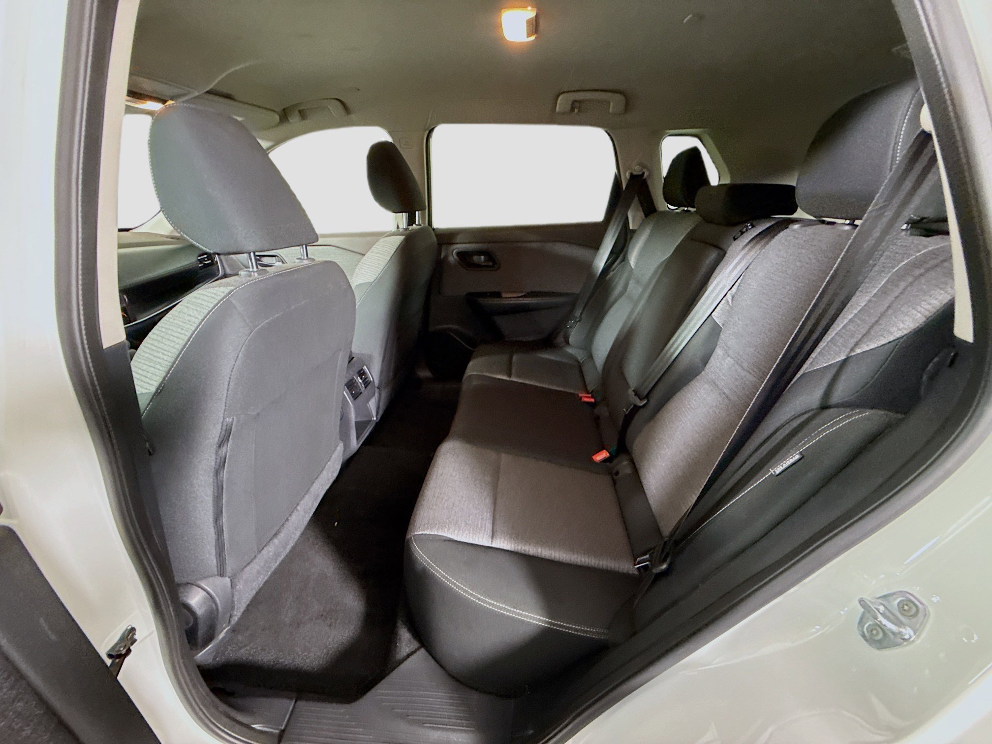 Used 2022 Nissan Rogue S AWD/4WD image 25