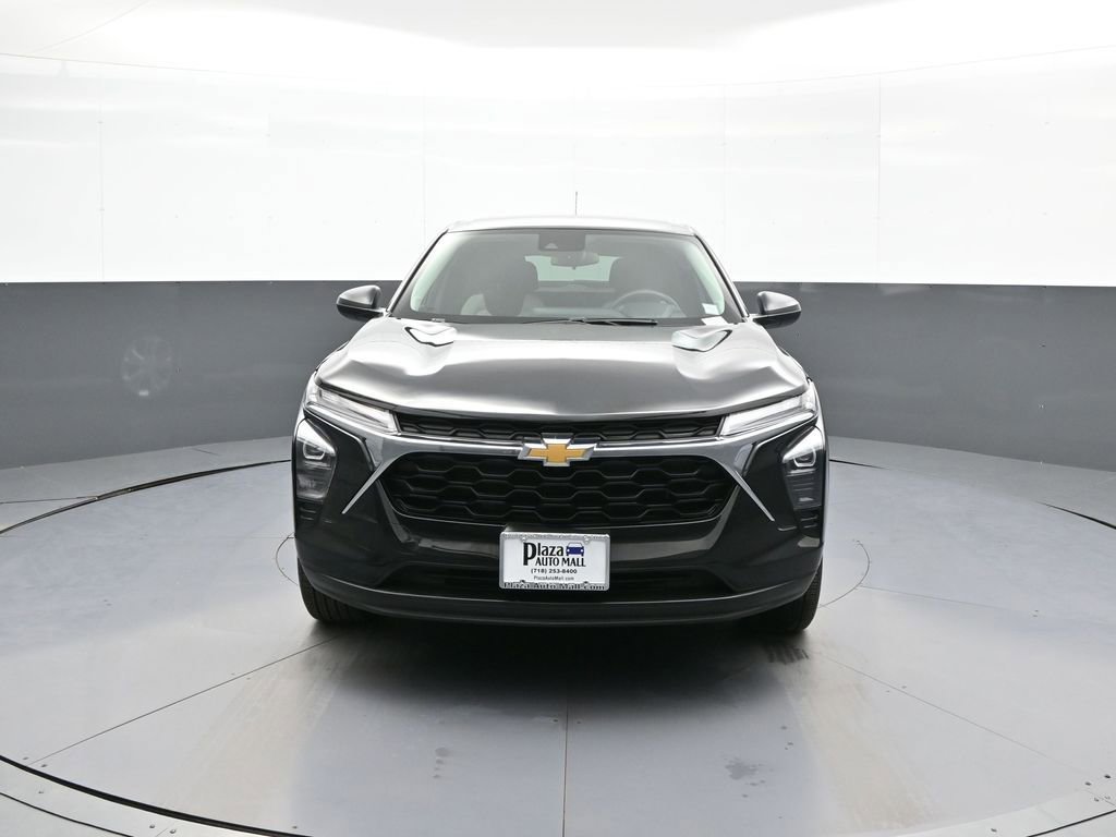 Used 2024 Chevrolet Trax LS w/ Driver Confidence Package image 2