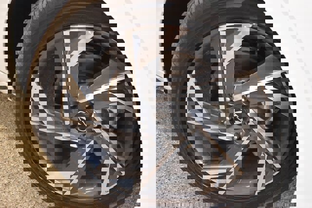 Used 2025 Hyundai Elantra SEL image 14