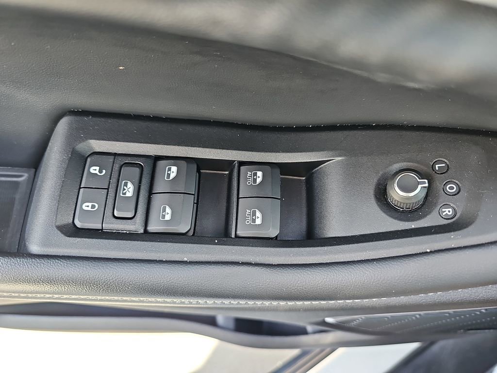 Used 2022 Jeep Grand Cherokee Limited 4xe w/ Luxury Tech Group II image 32