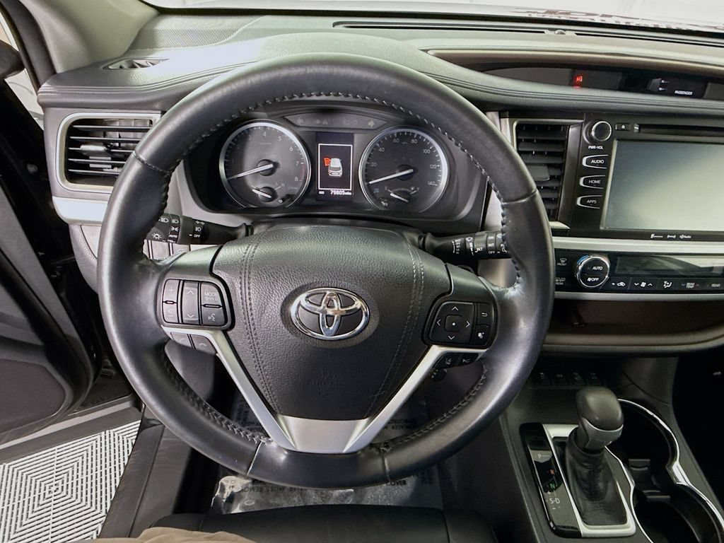 Certified 2019 Toyota Highlander XLE AWD/4WD image 22