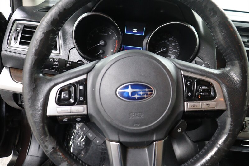 Used 2017 Subaru Outback 3.6R Touring AWD/4WD image 10