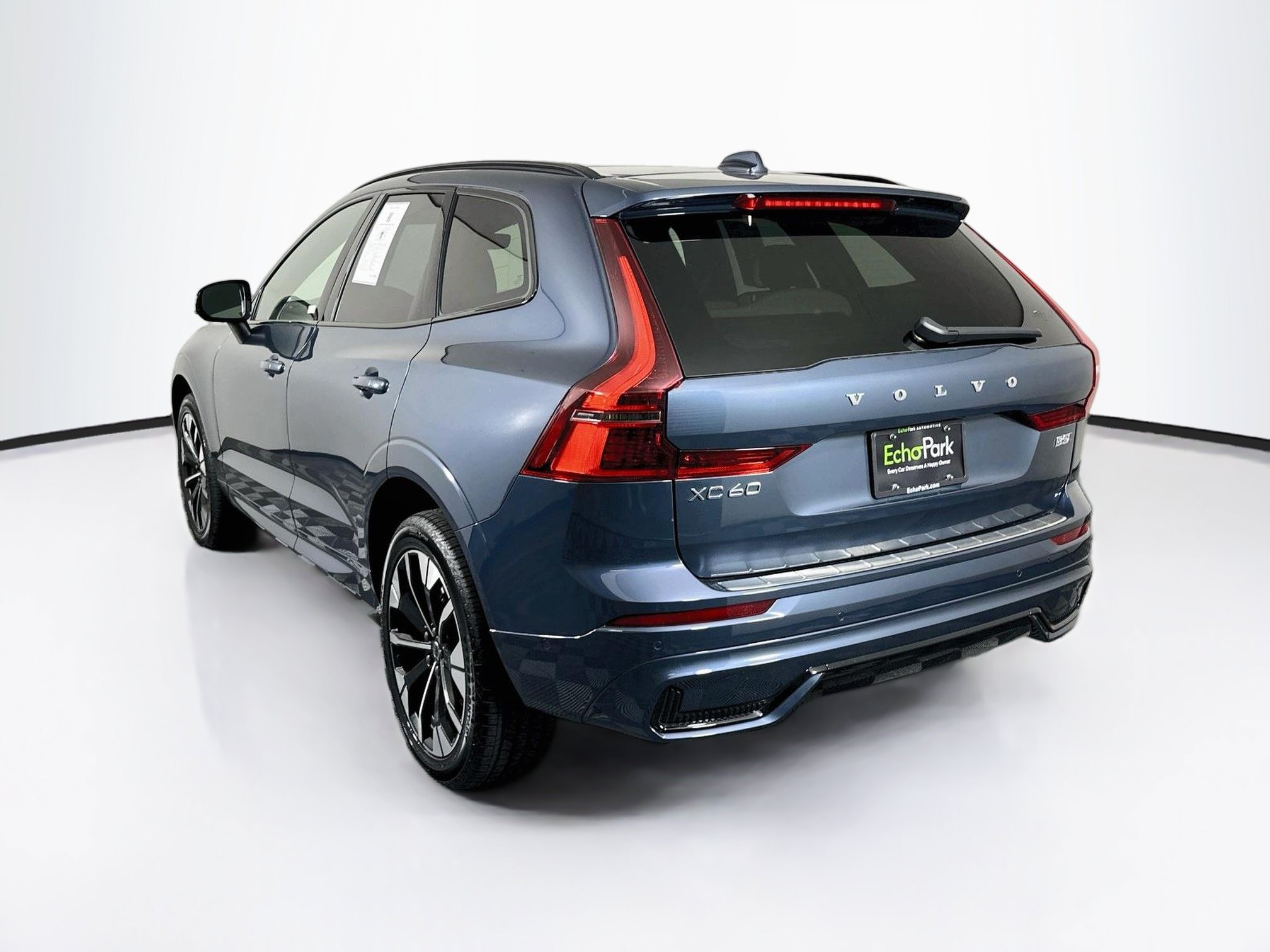 Used 2026 Volvo XC60 B5 Plus AWD/4WD image 5