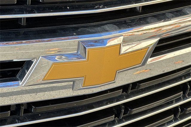 Used 2024 Chevrolet Suburban LT image 45