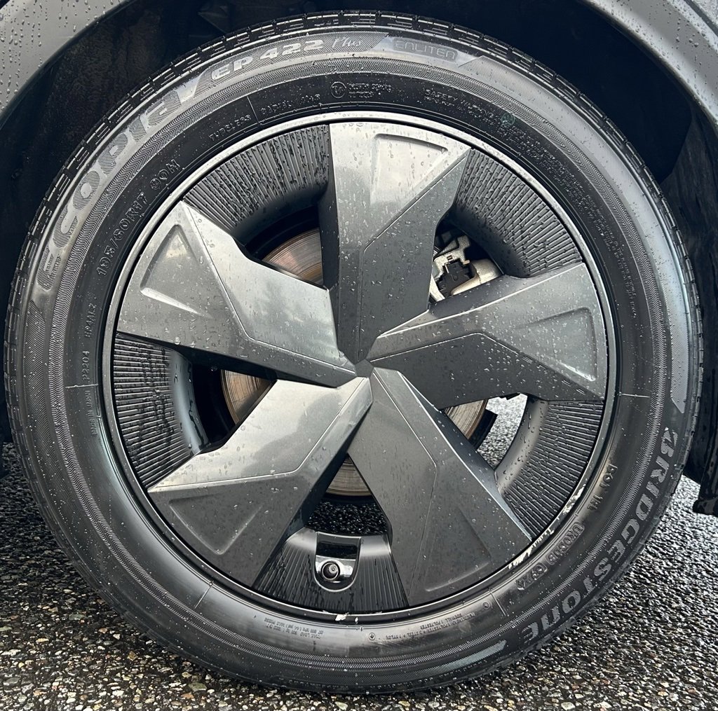 Certified 2025 Toyota Prius LE image 26