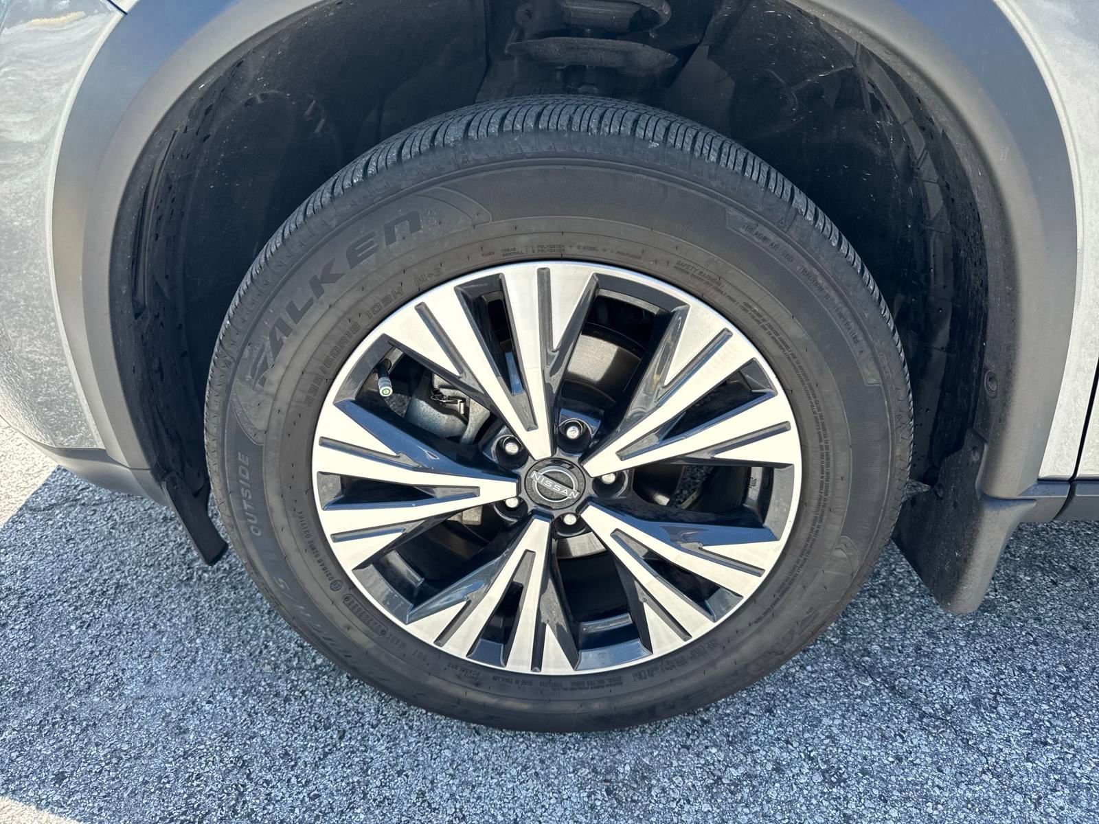 Certified 2023 Nissan Rogue SV image 10