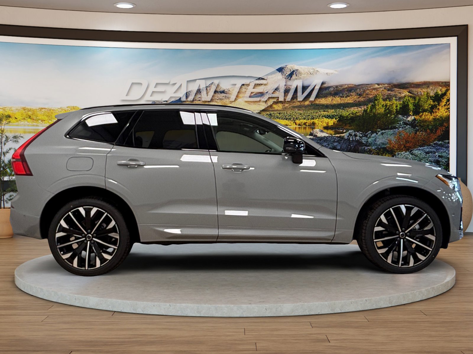 New 2026 Volvo XC60 B5 Ultra w/ Climate Package AWD/4WD image 8