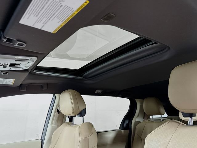 Used 2022 Toyota Sienna XLE image 20