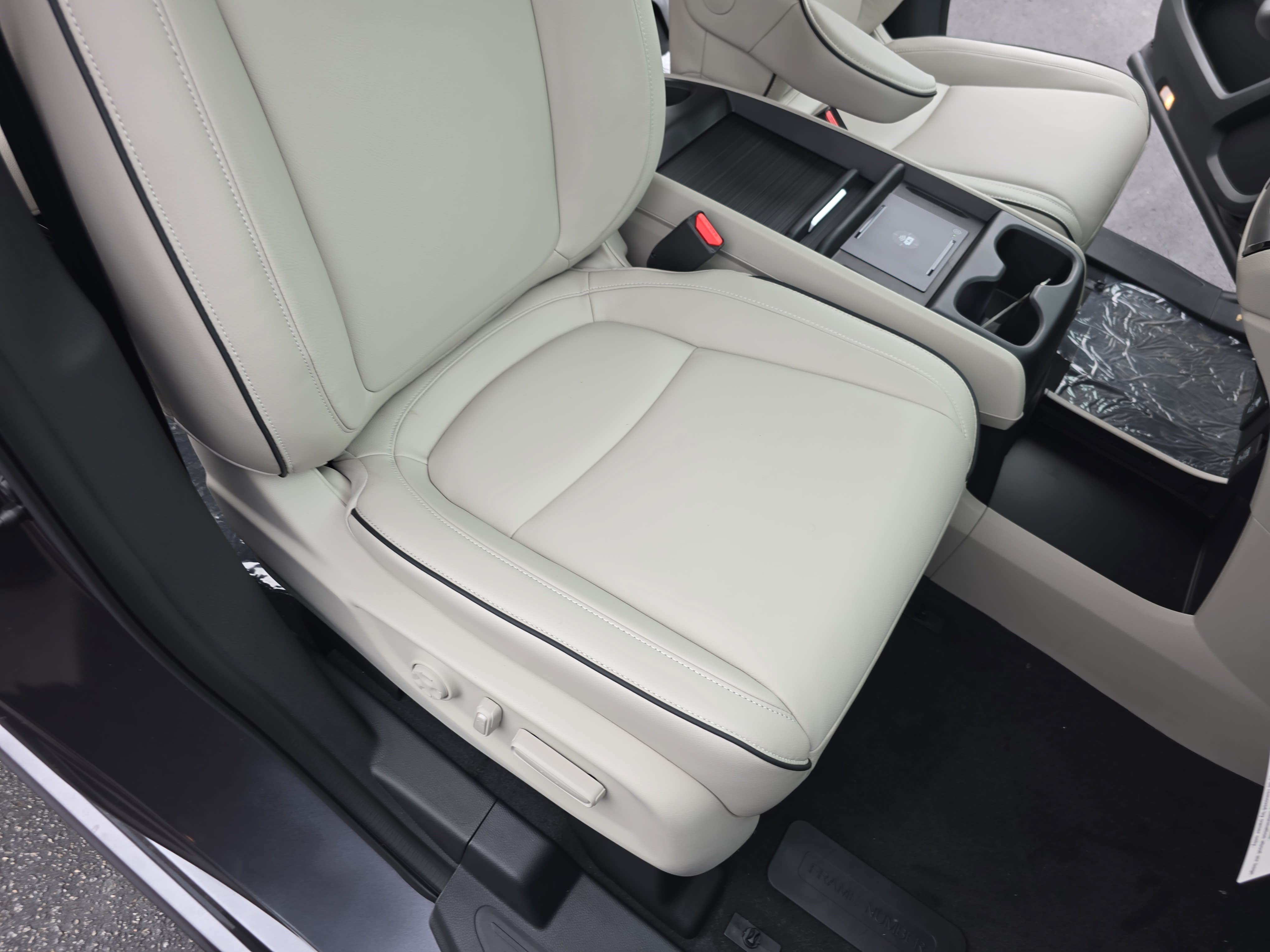 New 2027 Honda Odyssey Touring image 10