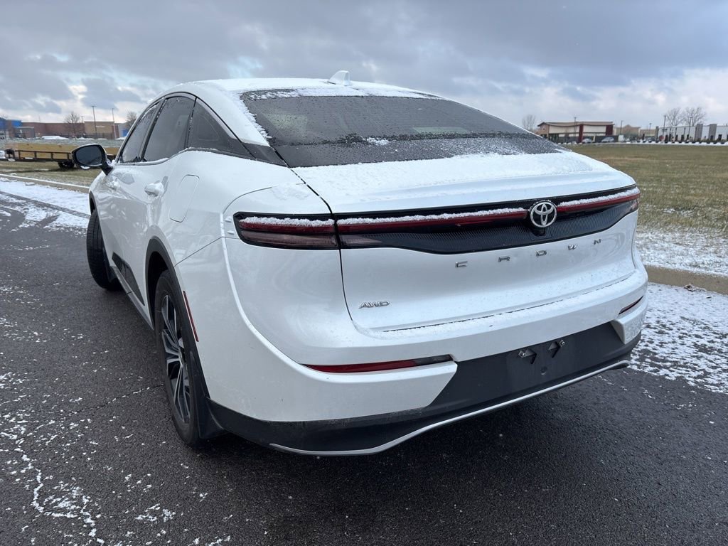 Used 2023 Toyota Crown XLE image 6