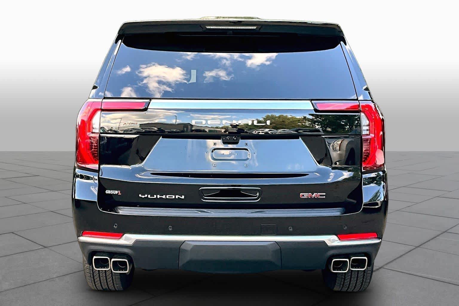 Used 2026 GMC Yukon Denali w/ Denali Reserve Package AWD/4WD image 5