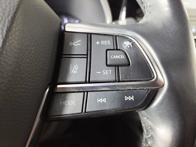 Used 2021 Toyota Highlander XSE AWD/4WD image 25