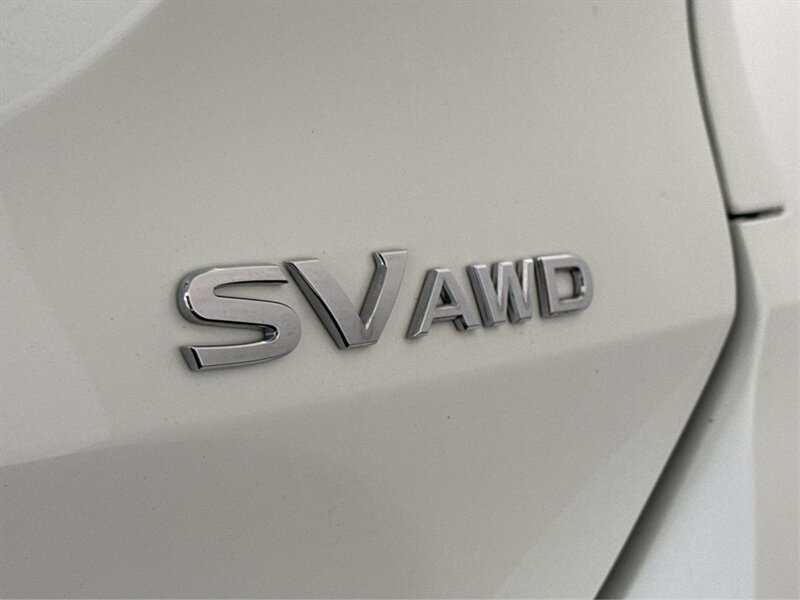 Used 2018 Nissan Rogue SV AWD/4WD image 21