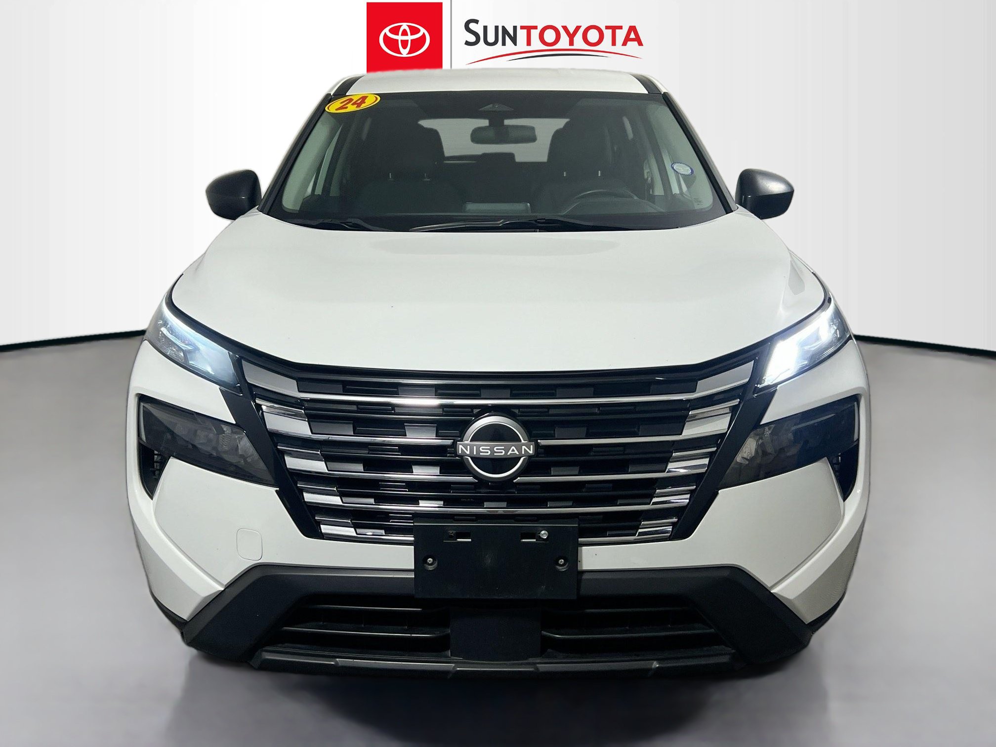 Used 2024 Nissan Rogue S FWD image 10